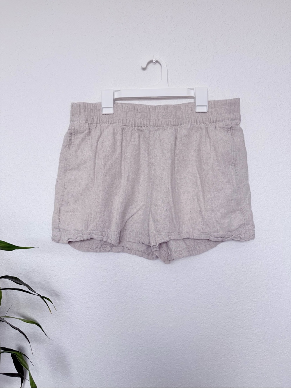 Old Navy Light Tan Linen-Blend Pull-On Shorts